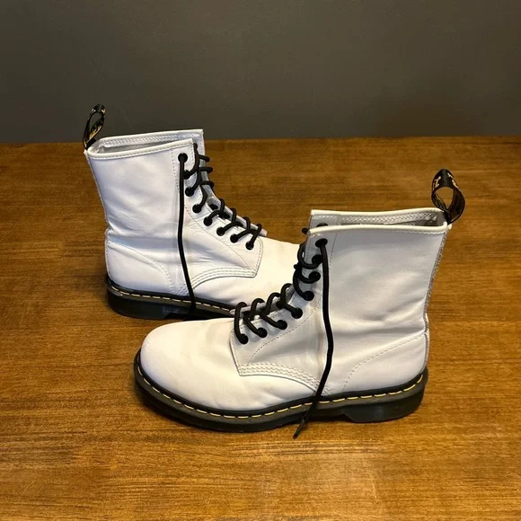 Dr. Martens 1460 White Leather Boots with Black Laces Size W9 - Picture 7 of 12